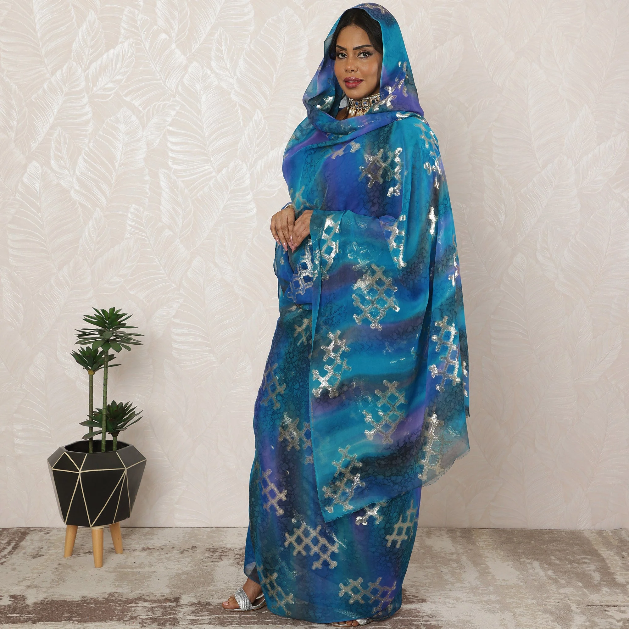 Light blue tobe